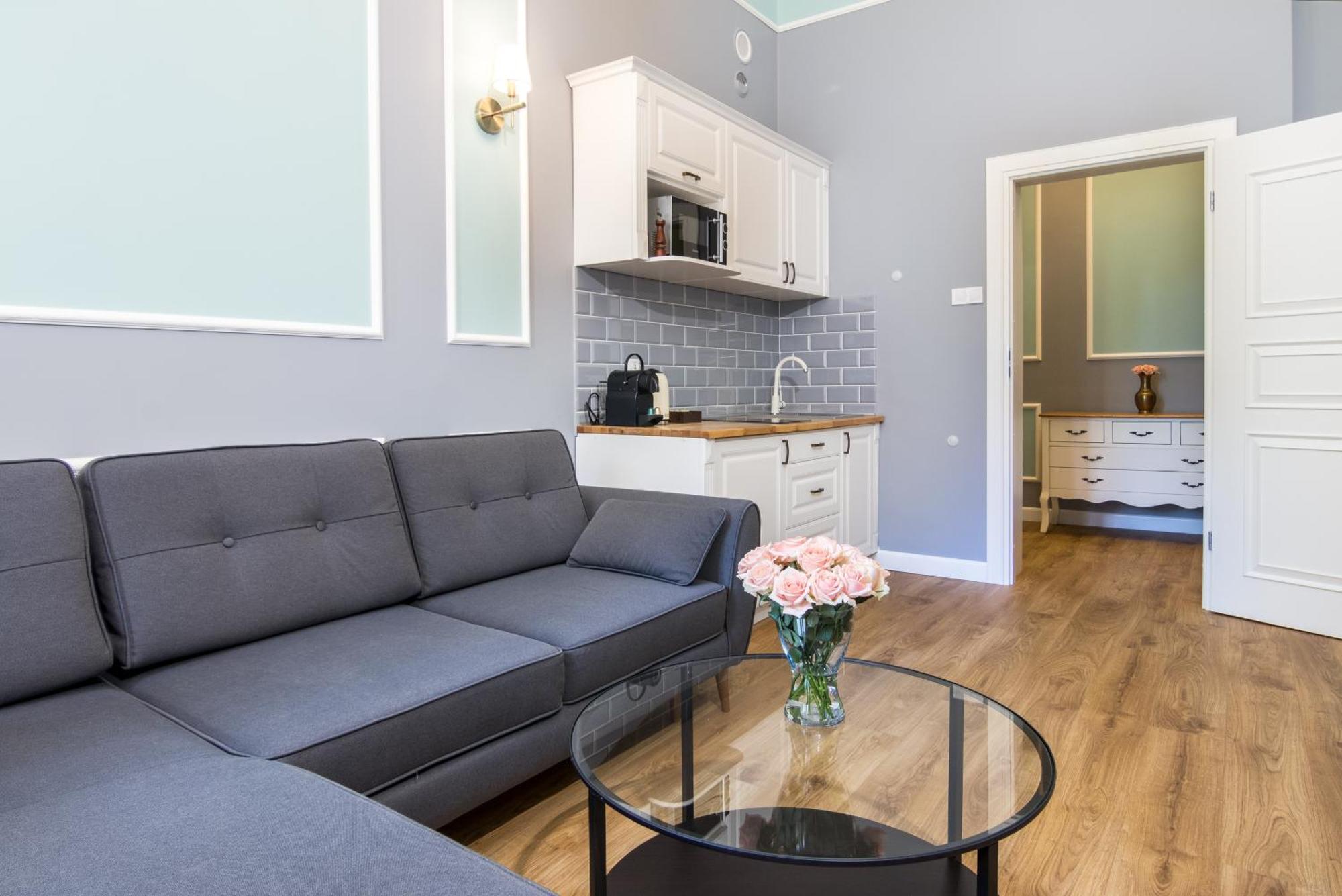 Karmelicka Stylish Apartments In Cracow By Noclegi Renters Krakow Bagian luar foto