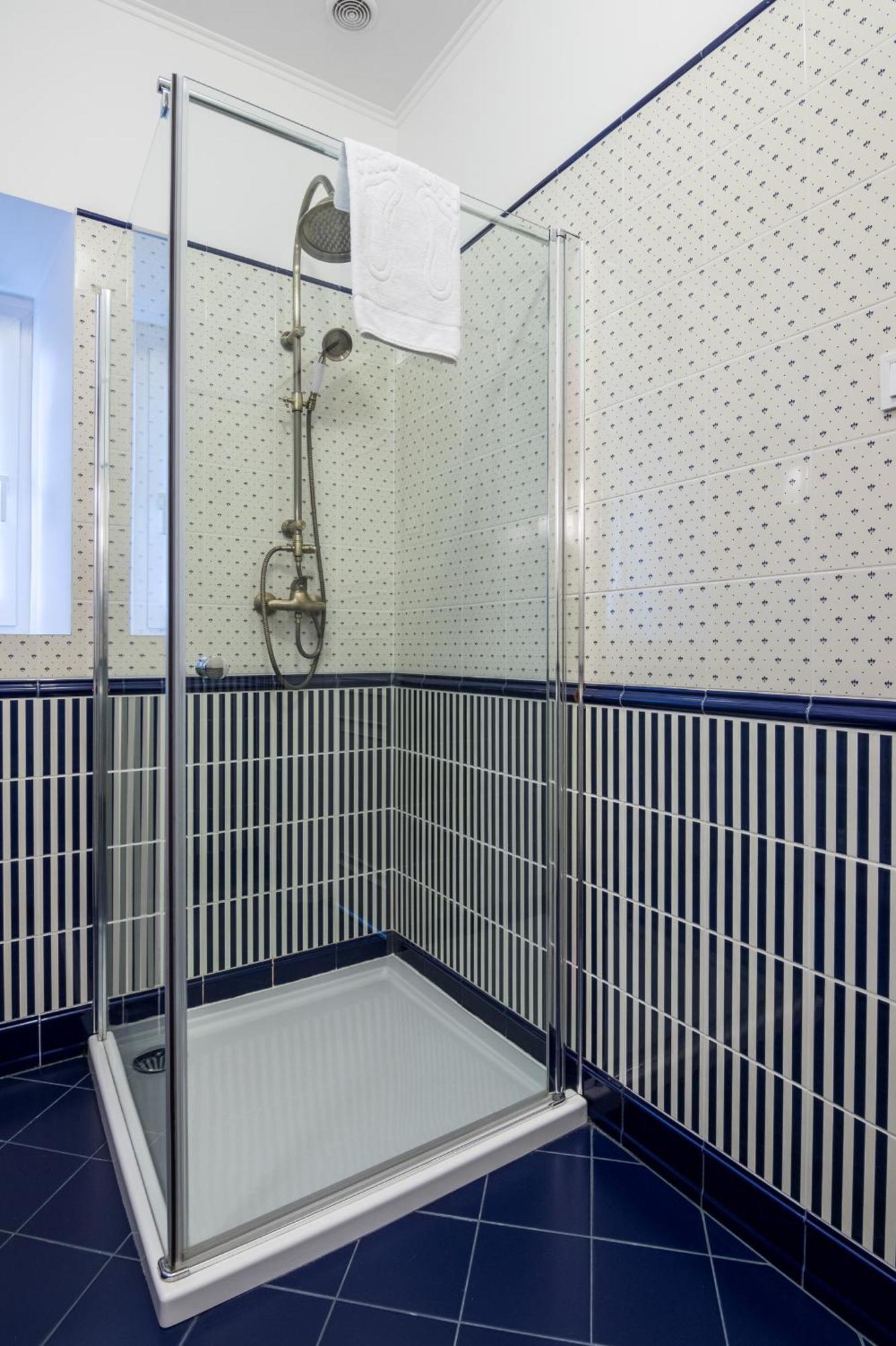Karmelicka Stylish Apartments In Cracow By Noclegi Renters Krakow Bagian luar foto